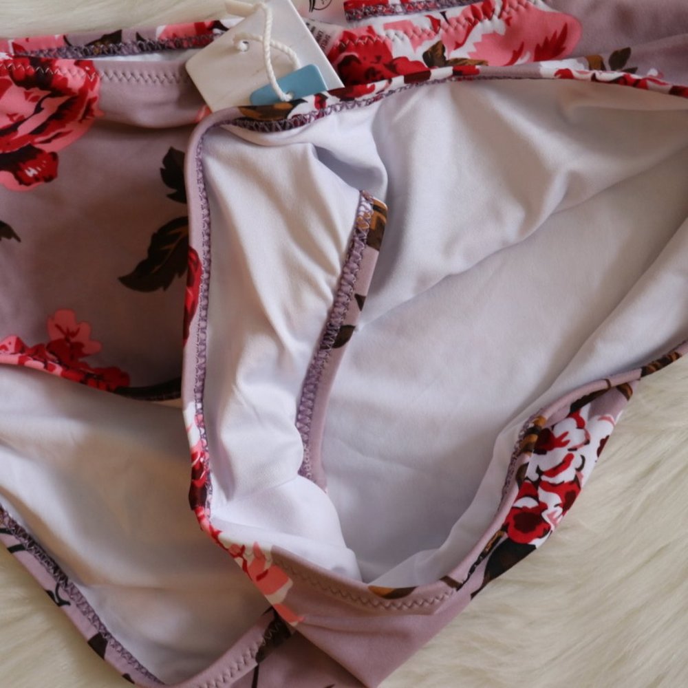 White Textured & Pink Floral Bikini Set Size Medium - Picture 4 of 8